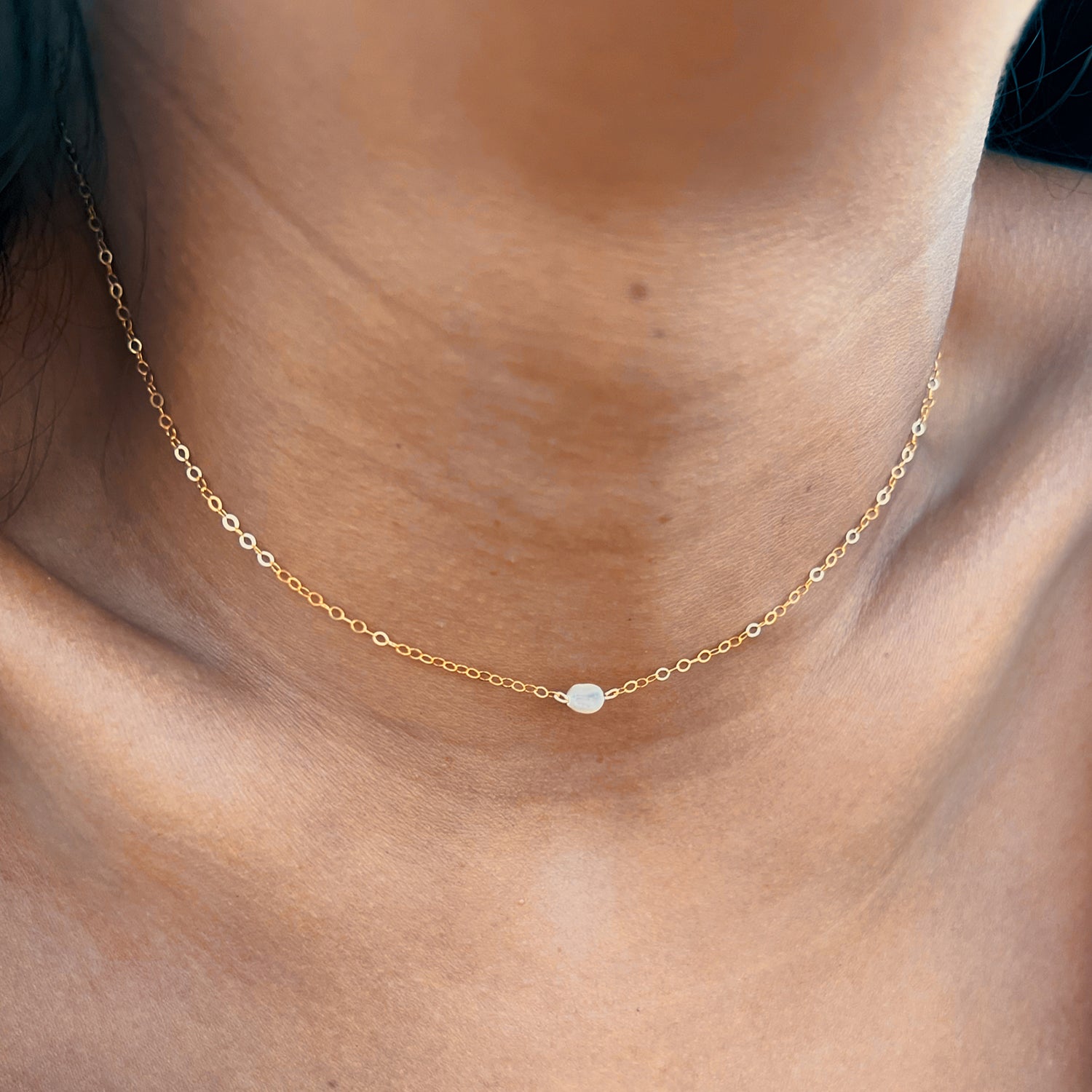 dainty minimal pearl choker necklace 