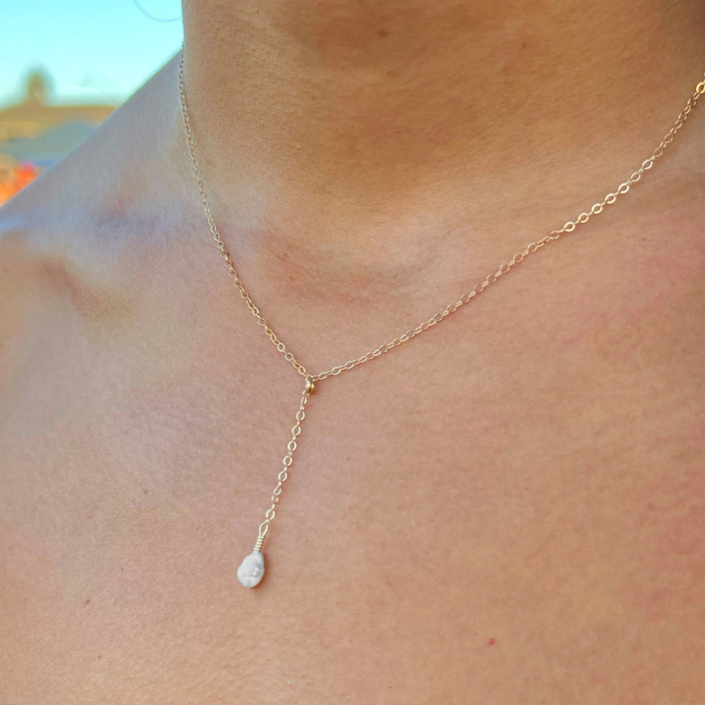 simple dainty pearl lariat drop necklace
